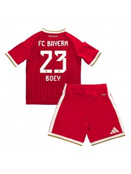 Bayern Munich Sacha Boey #23 Replika Hemmakläder Barn 2026-27 Kortärmad (+ byxor)